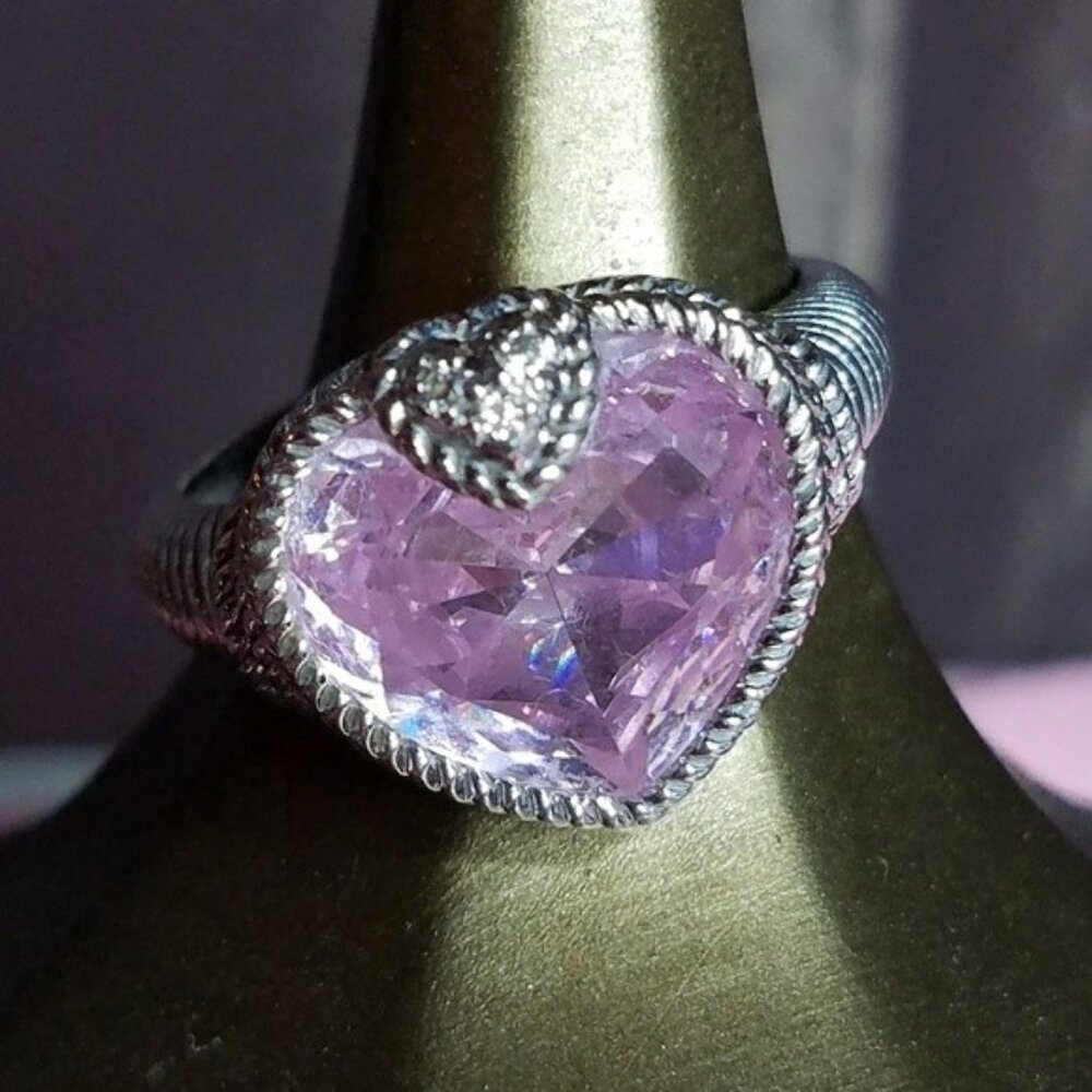 Judith Ripka Gorgeous pink heart ring NWT